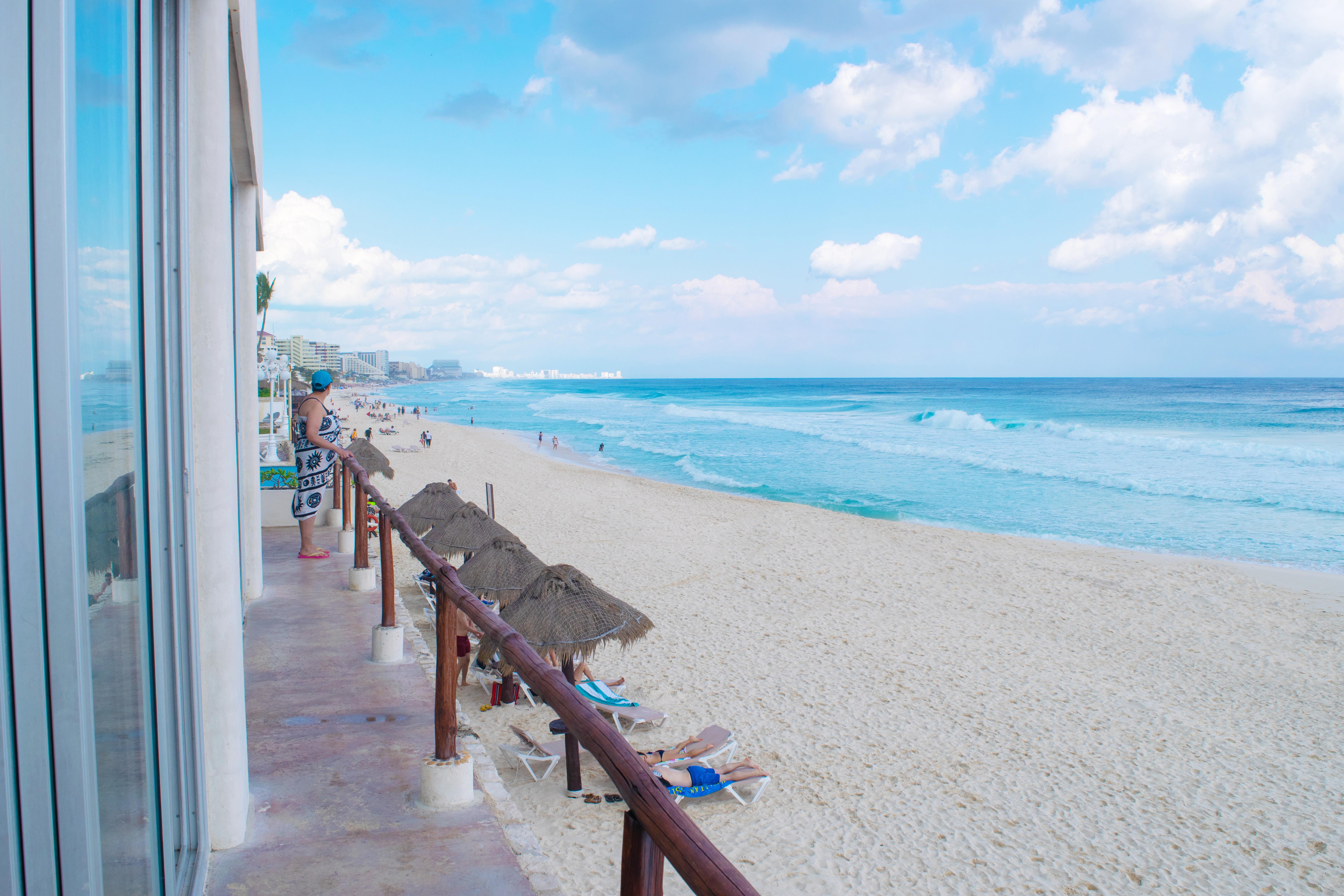 BSEA Cancun Plaza Hotel Esterno foto