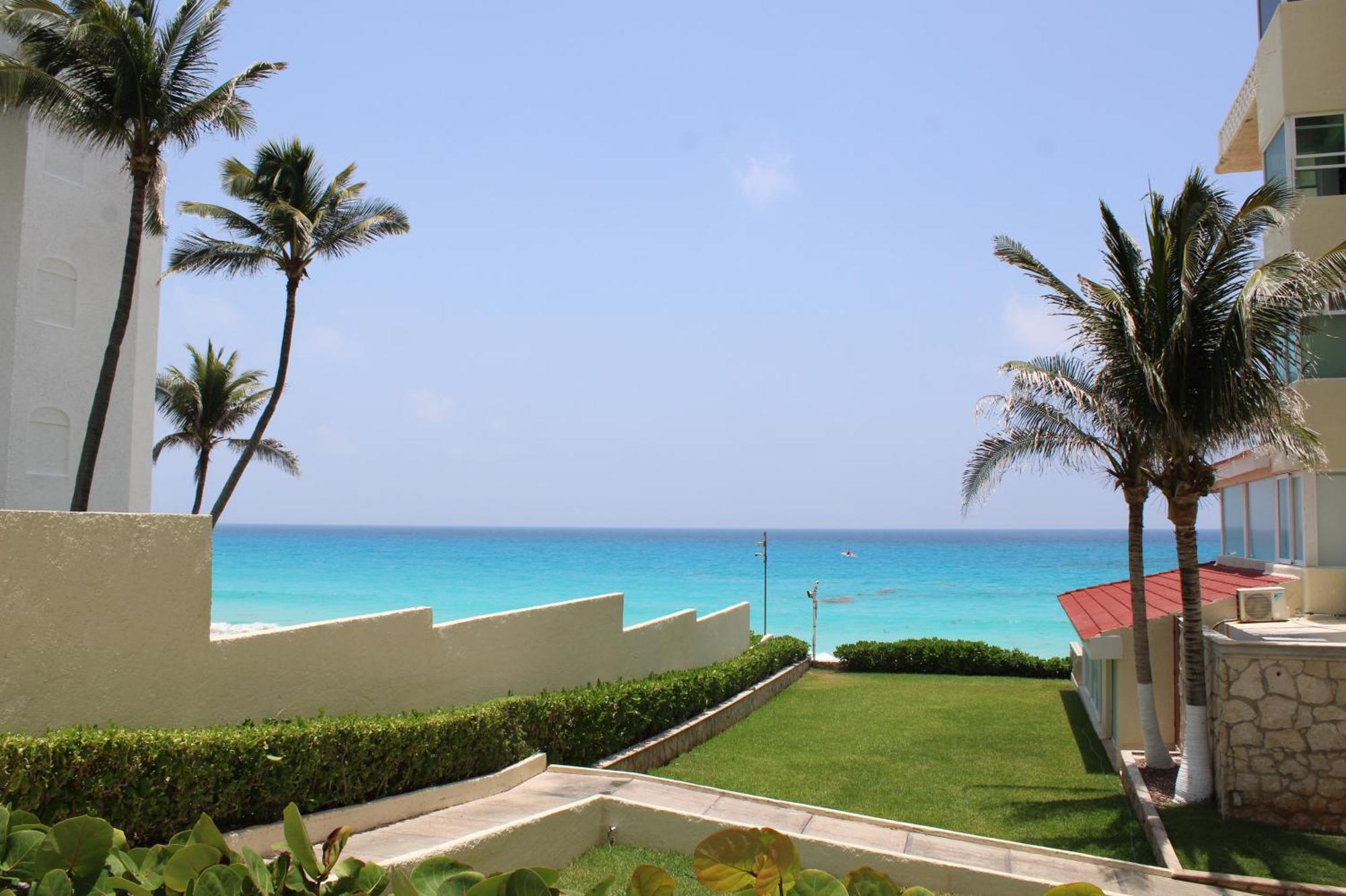 BSEA Cancun Plaza Hotel Esterno foto