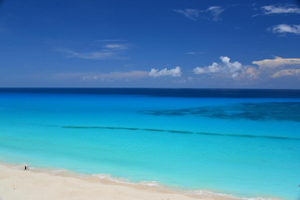 BSEA Cancun Plaza Hotel Esterno foto
