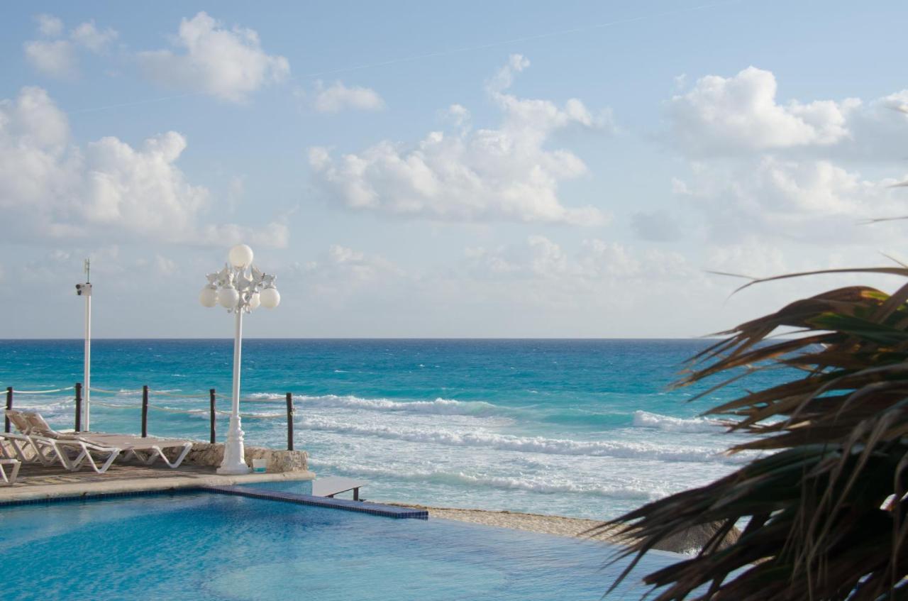 BSEA Cancun Plaza Hotel Esterno foto