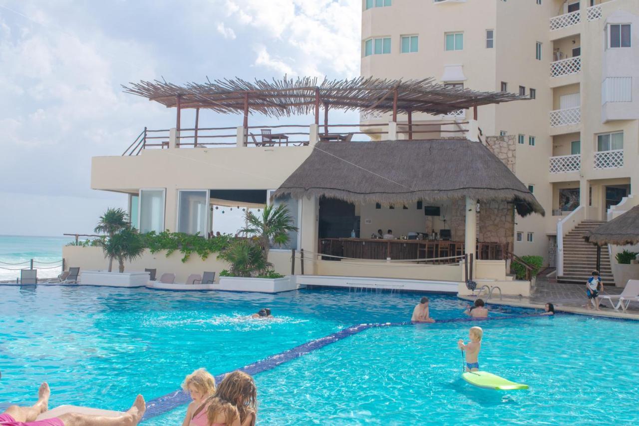 BSEA Cancun Plaza Hotel Esterno foto
