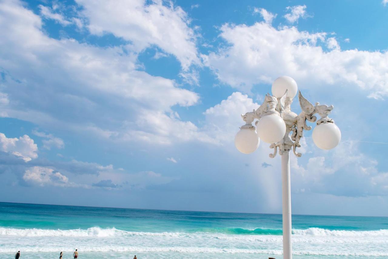 BSEA Cancun Plaza Hotel Esterno foto